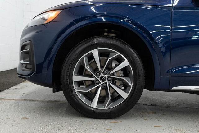 Photo of 2021 Navarra Blue Metallic Audi Q5