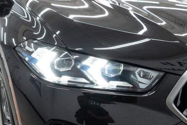 Photo of 2025 Black Sapphire Metallic BMW X6