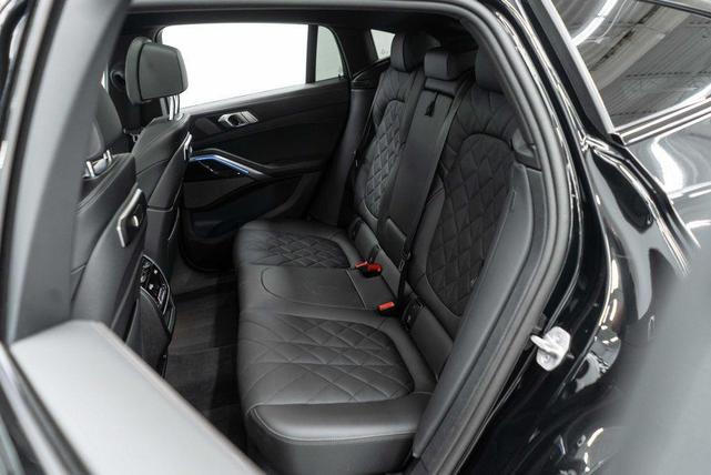 Photo of 2025 Black Sapphire Metallic BMW X6