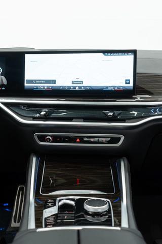 Photo of 2025 Black Sapphire Metallic BMW X6