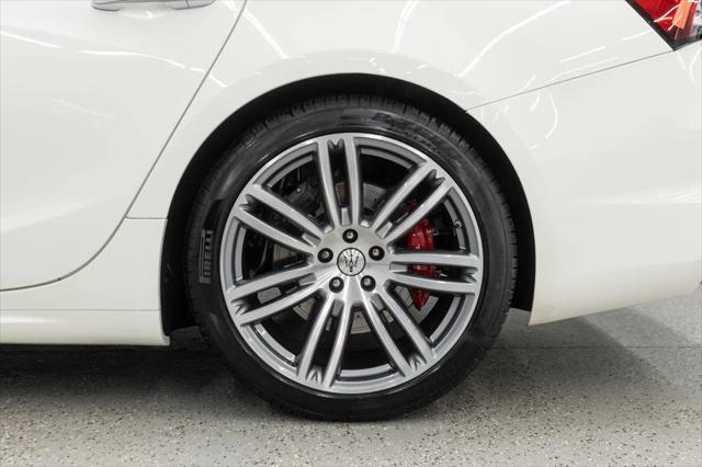 Photo of 2022 Bianco Maserati Ghibli