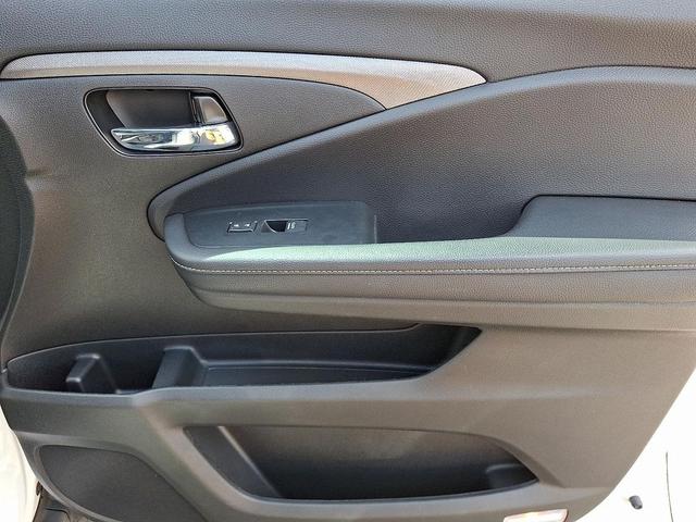 Photo of 2022 White Honda Ridgeline