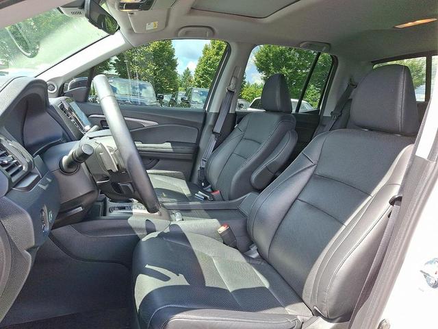 Photo of 2022 White Honda Ridgeline