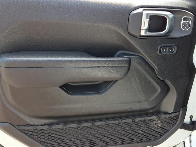 Photo of 2022 Bright White Clearcoat Jeep Wrangler