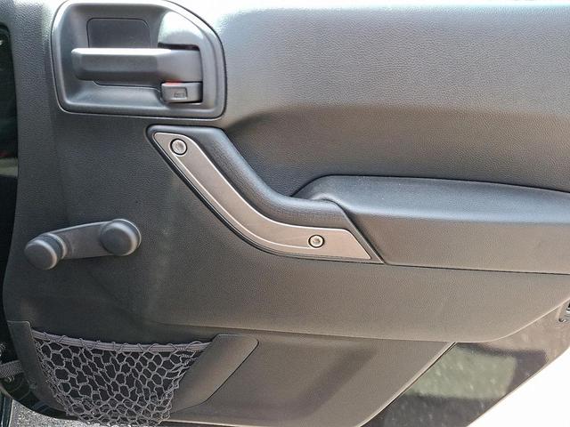Photo of 2017 Black Clearcoat Jeep Wrangler Unlimited