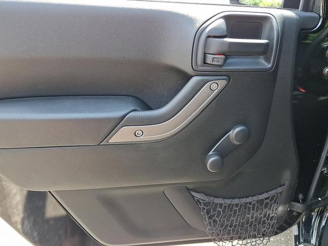 Photo of 2017 Black Clearcoat Jeep Wrangler Unlimited