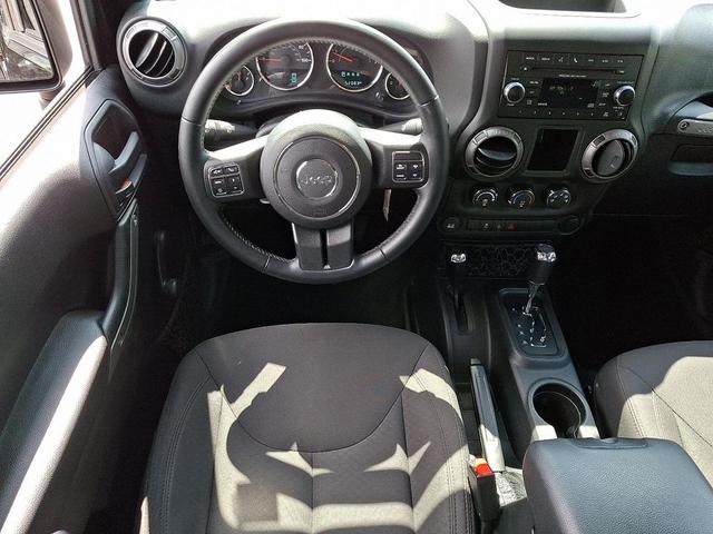 Photo of 2017 Black Clearcoat Jeep Wrangler Unlimited