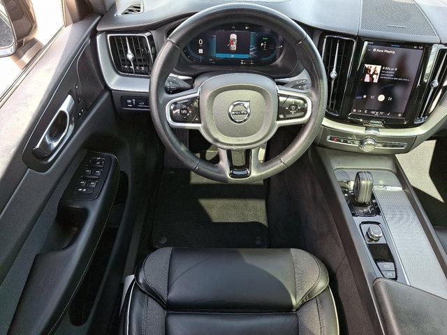 Photo of 2022 Onyx Black Metallic Volvo XC60 Recharge Plug-In Hybrid