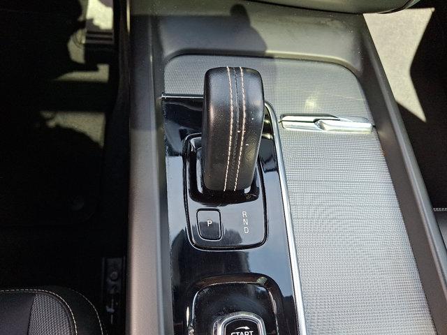 Photo of 2022 Onyx Black Metallic Volvo XC60 Recharge Plug-In Hybrid
