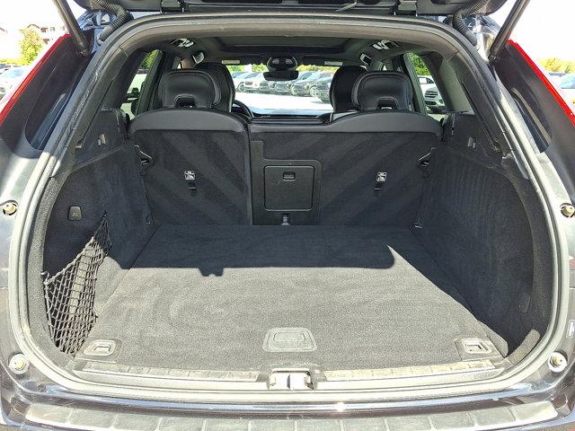 Photo of 2022 Onyx Black Metallic Volvo XC60 Recharge Plug-In Hybrid