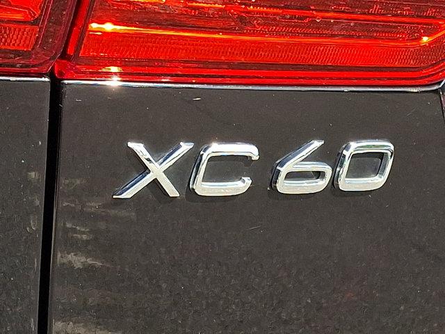 Photo of 2022 Onyx Black Metallic Volvo XC60 Recharge Plug-In Hybrid