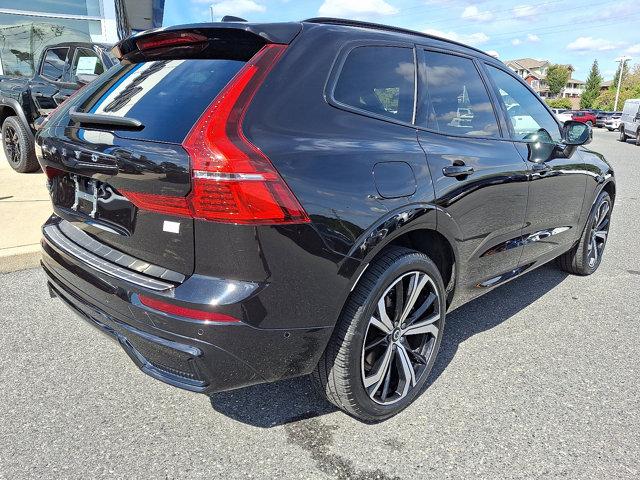Photo of 2022 Onyx Black Metallic Volvo XC60 Recharge Plug-In Hybrid