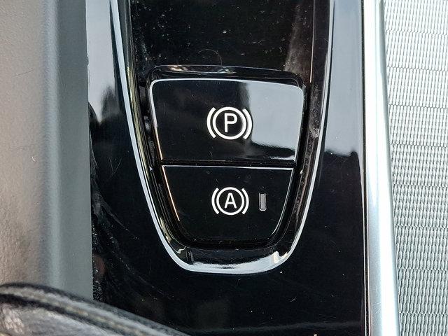 Photo of 2022 Onyx Black Metallic Volvo XC60 Recharge Plug-In Hybrid