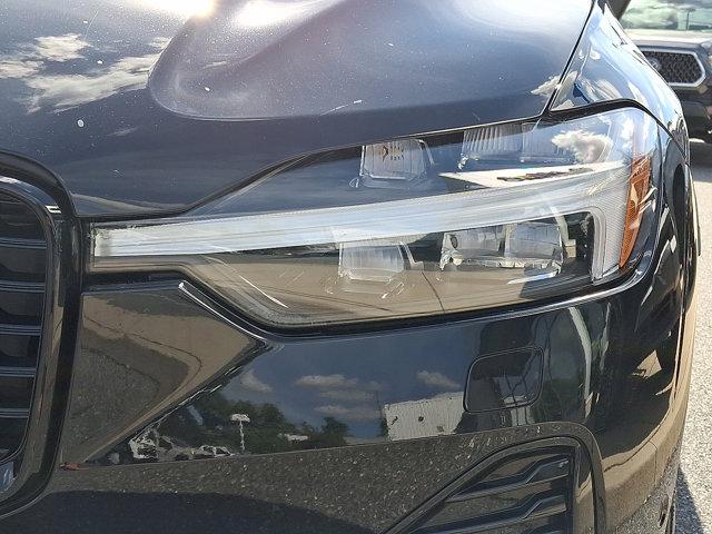 Photo of 2022 Onyx Black Metallic Volvo XC60 Recharge Plug-In Hybrid