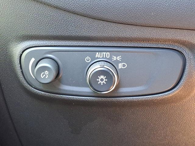 Photo of 2022 Silver Ice Metallic Chevrolet Equinox