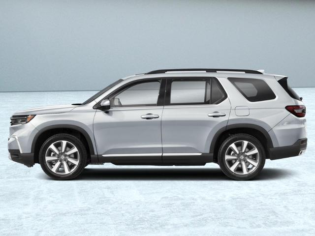 Photo of 2025 Lunar Silver Honda Pilot