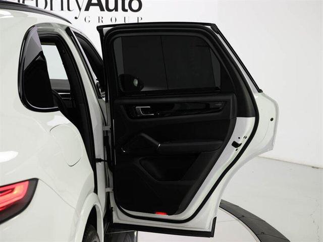 Photo of 2023 White Porsche Cayenne
