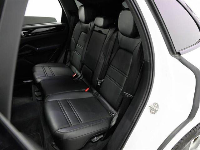 Photo of 2023 White Porsche Cayenne