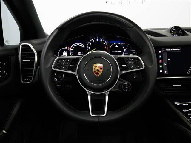 Photo of 2023 White Porsche Cayenne