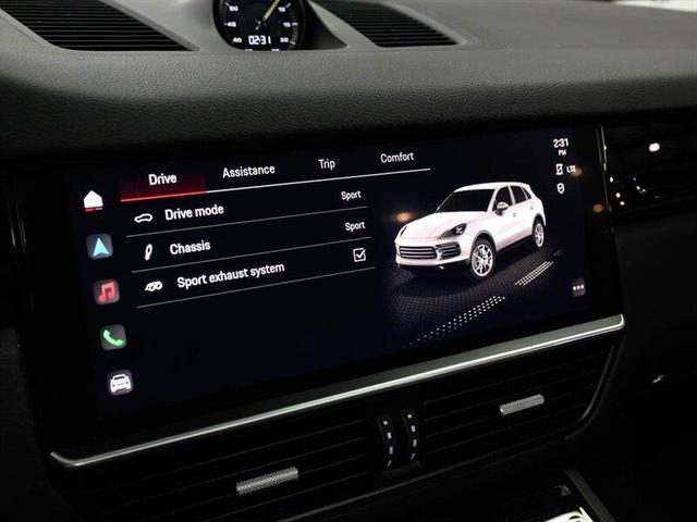 Photo of 2023 White Porsche Cayenne