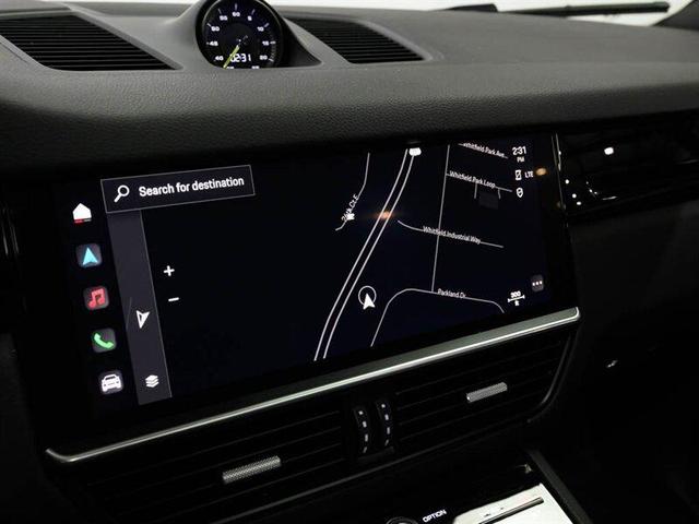 Photo of 2023 White Porsche Cayenne