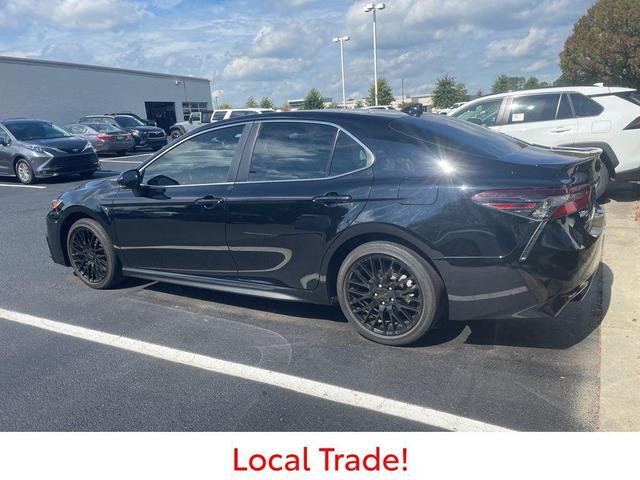 Photo of 2023 Midnight Black Metallic Toyota Camry