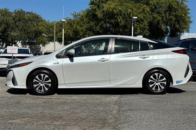 Photo of 2021 Wind Chill Pearl Toyota Prius Prime