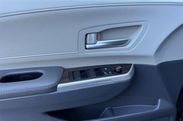 Photo of 2024 Midnight Black Metallic Toyota Sienna