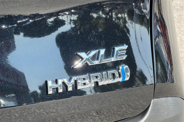 Photo of 2024 Midnight Black Metallic Toyota Sienna