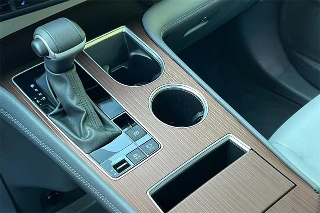 Photo of 2024 Midnight Black Metallic Toyota Sienna