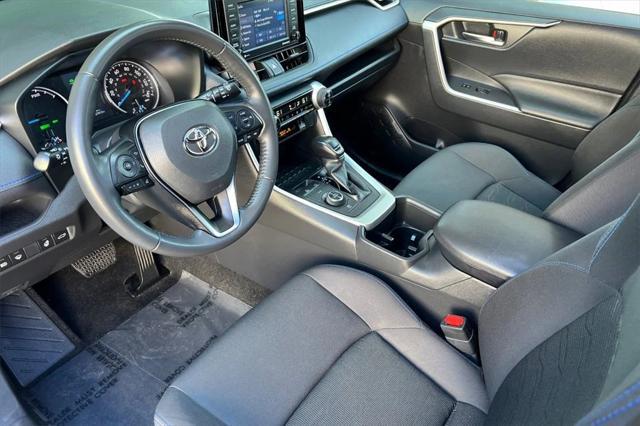 Photo of 2022 Silver Sky Metallic Toyota RAV4 Hybrid