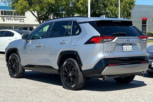 Photo of 2022 Silver Sky Metallic Toyota RAV4 Hybrid