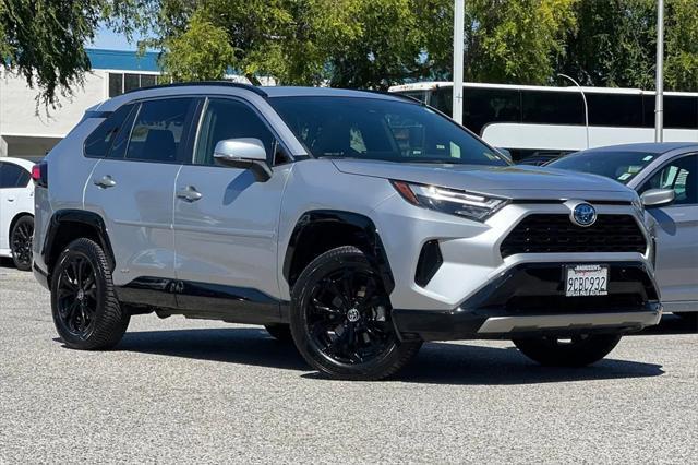 Photo of 2022 Silver Sky Metallic Toyota RAV4 Hybrid