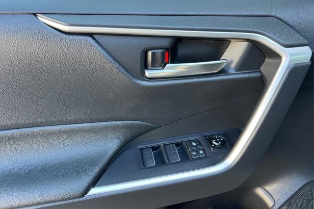 Photo of 2022 Silver Sky Metallic Toyota RAV4 Hybrid