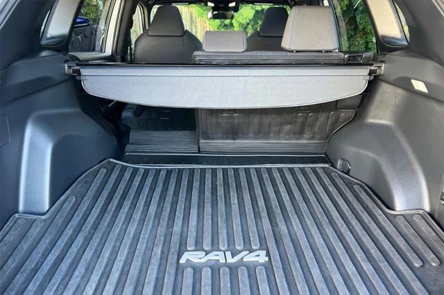 Photo of 2022 Silver Sky Metallic Toyota RAV4 Hybrid