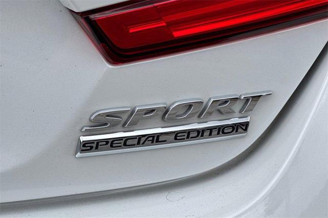 Photo of 2022 Platinum White Pearl Honda Accord