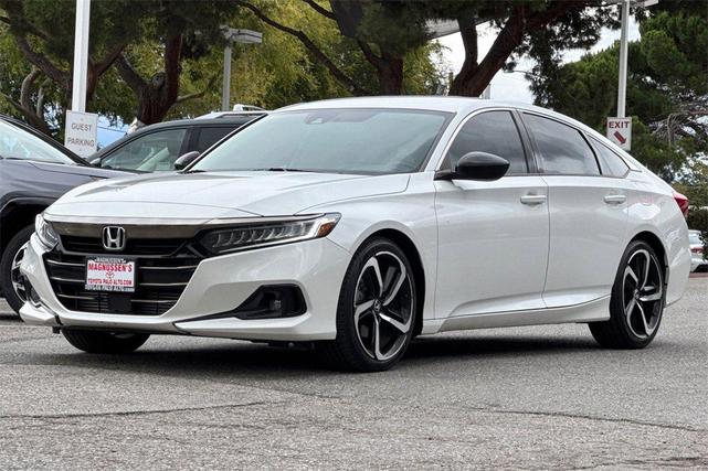 Photo of 2022 Platinum White Pearl Honda Accord