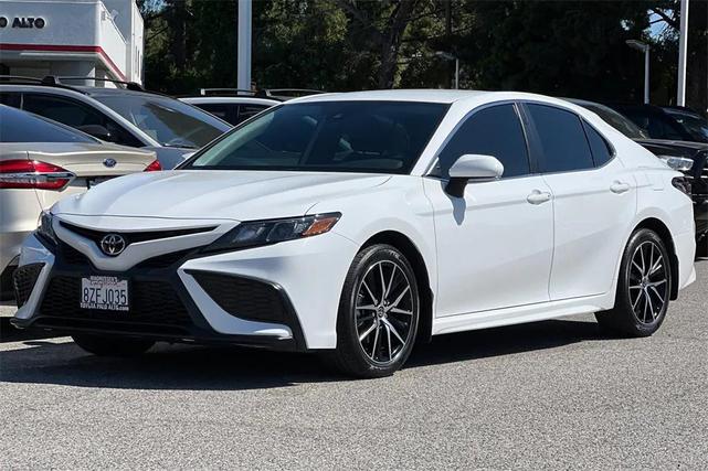 Photo of 2022 White Toyota Camry