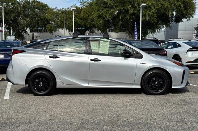 Photo of 2022 Classic Silver Metallic Toyota Prius