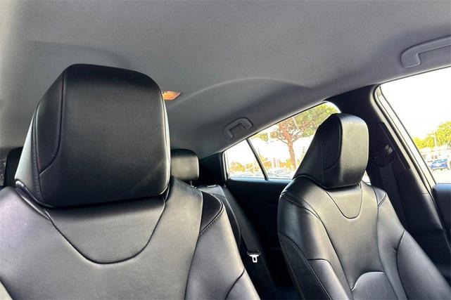 Photo of 2022 Classic Silver Metallic Toyota Prius