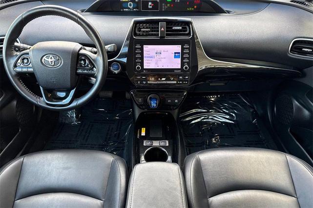 Photo of 2022 Classic Silver Metallic Toyota Prius