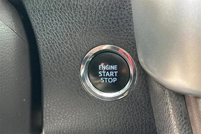 Photo of 2015 Ooh La La Rouge Mica Toyota Highlander