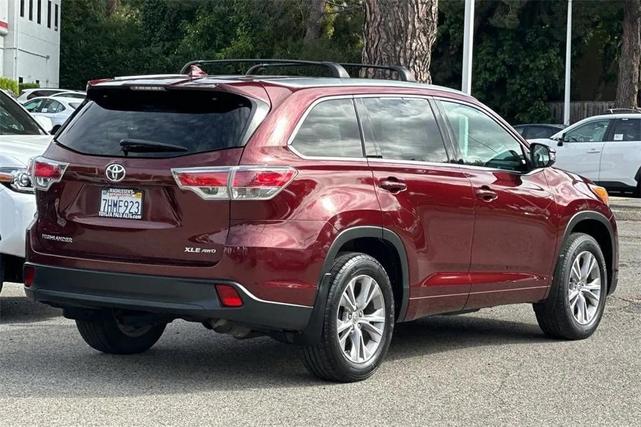 Photo of 2015 Ooh La La Rouge Mica Toyota Highlander