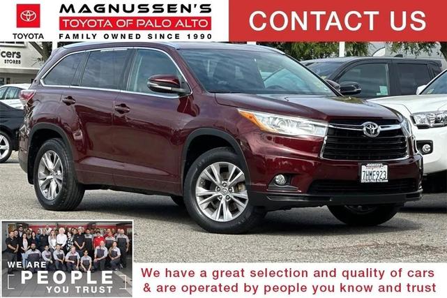 Photo of 2015 Ooh La La Rouge Mica Toyota Highlander