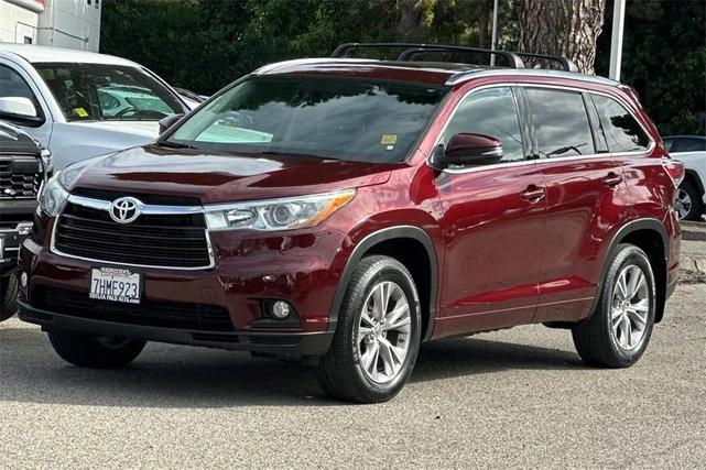 Photo of 2015 Ooh La La Rouge Mica Toyota Highlander