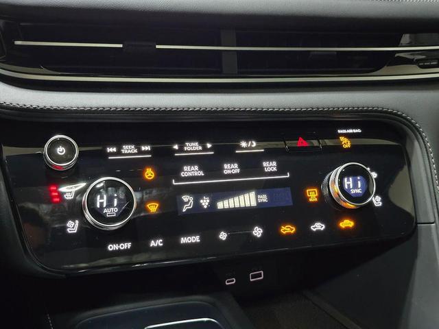 Photo of 2025 Majestic White/Black Obsidian INFINITI QX60