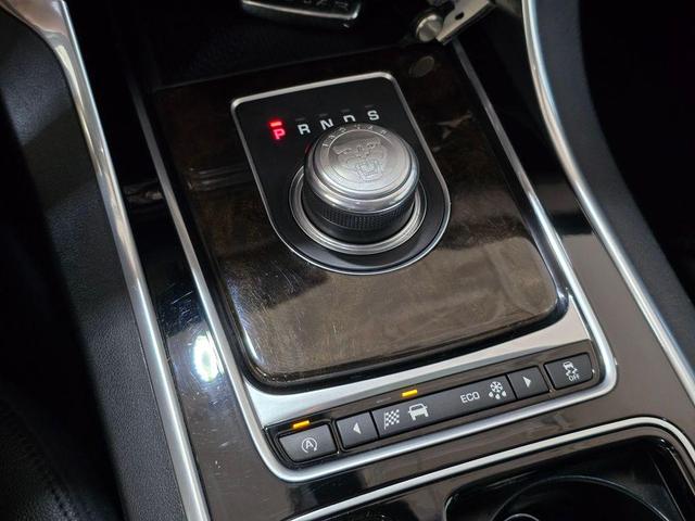 Photo of 2017 British Racing Green Metallic Jaguar XF