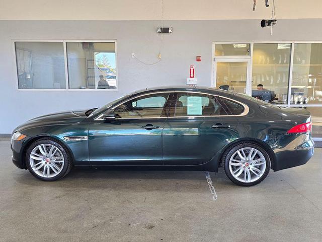 Photo of 2017 British Racing Green Metallic Jaguar XF