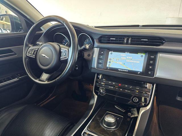 Photo of 2017 British Racing Green Metallic Jaguar XF