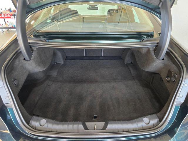 Photo of 2017 British Racing Green Metallic Jaguar XF